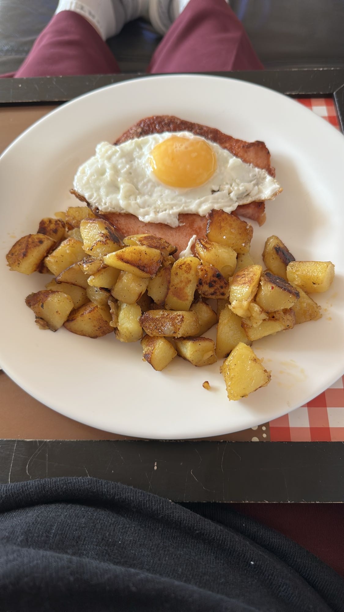Spiegelei mit Bratkartoffeln