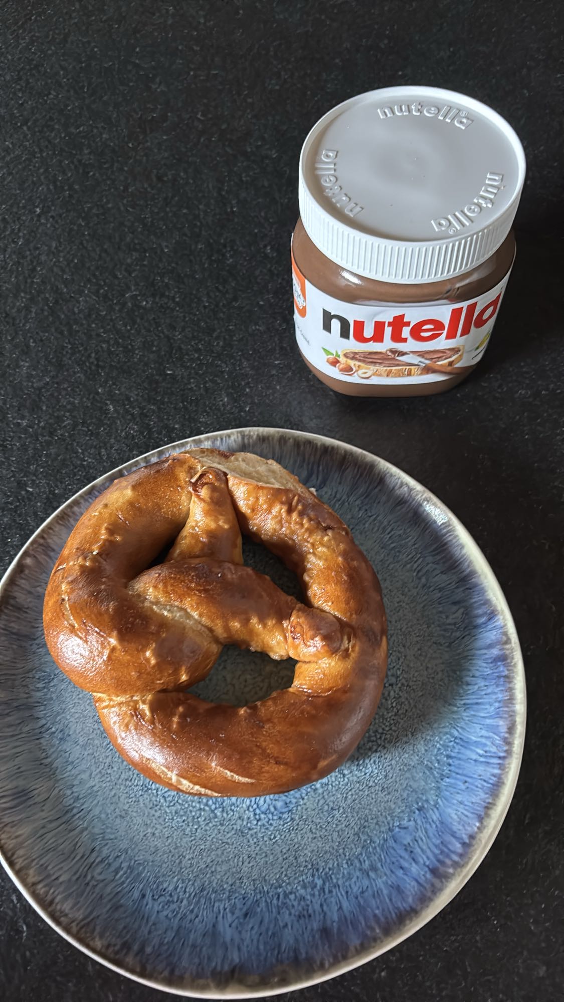 Brezel mit Nutella