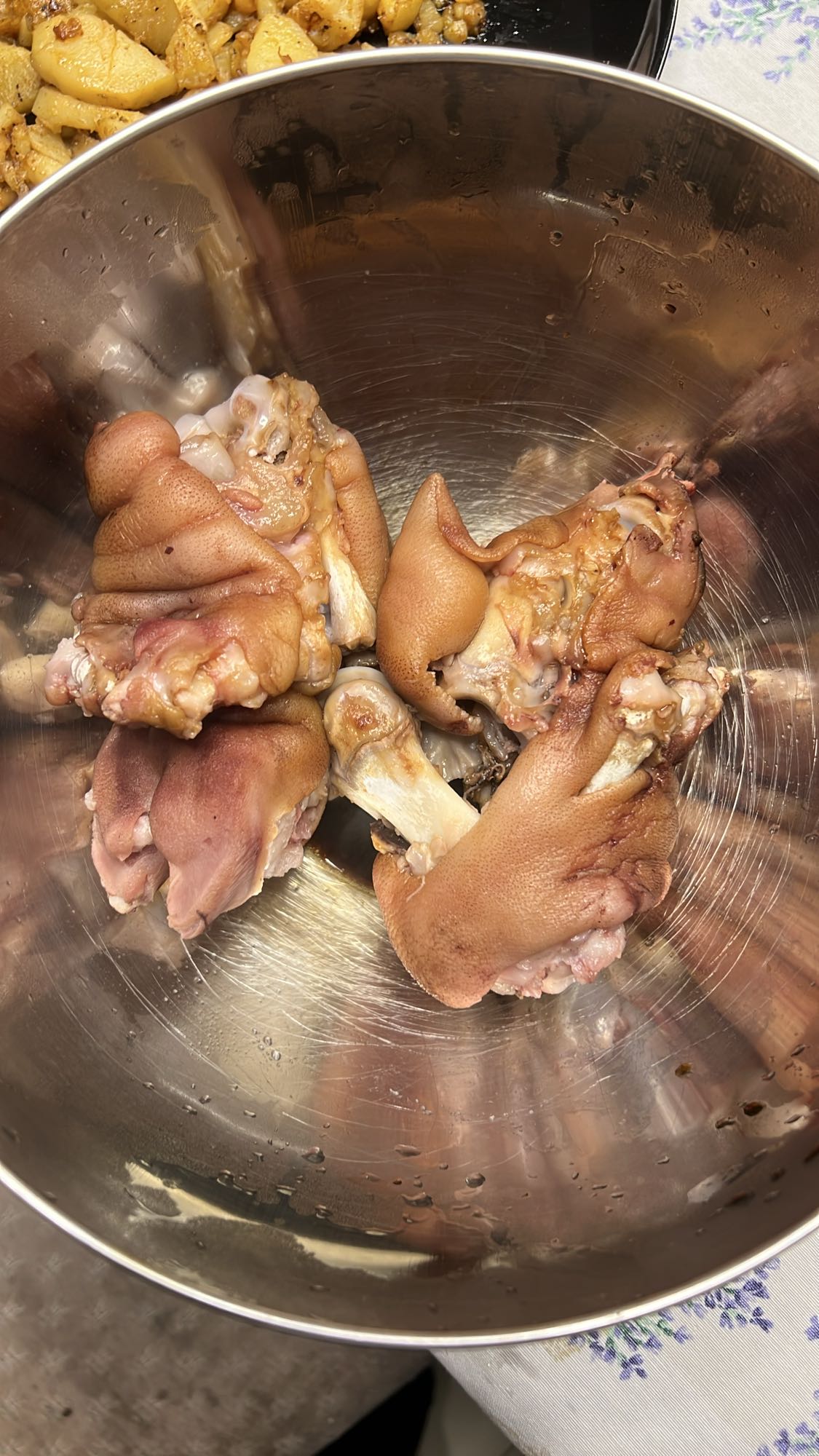 Picioare de porc fierte