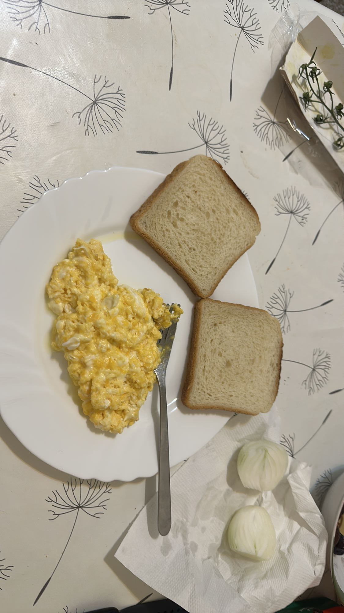Scrambled Eggs Toast