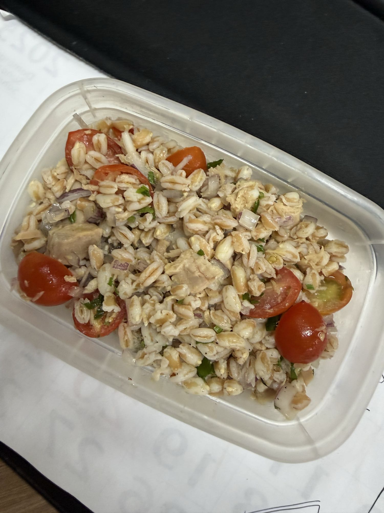 Salada de cevada e frango