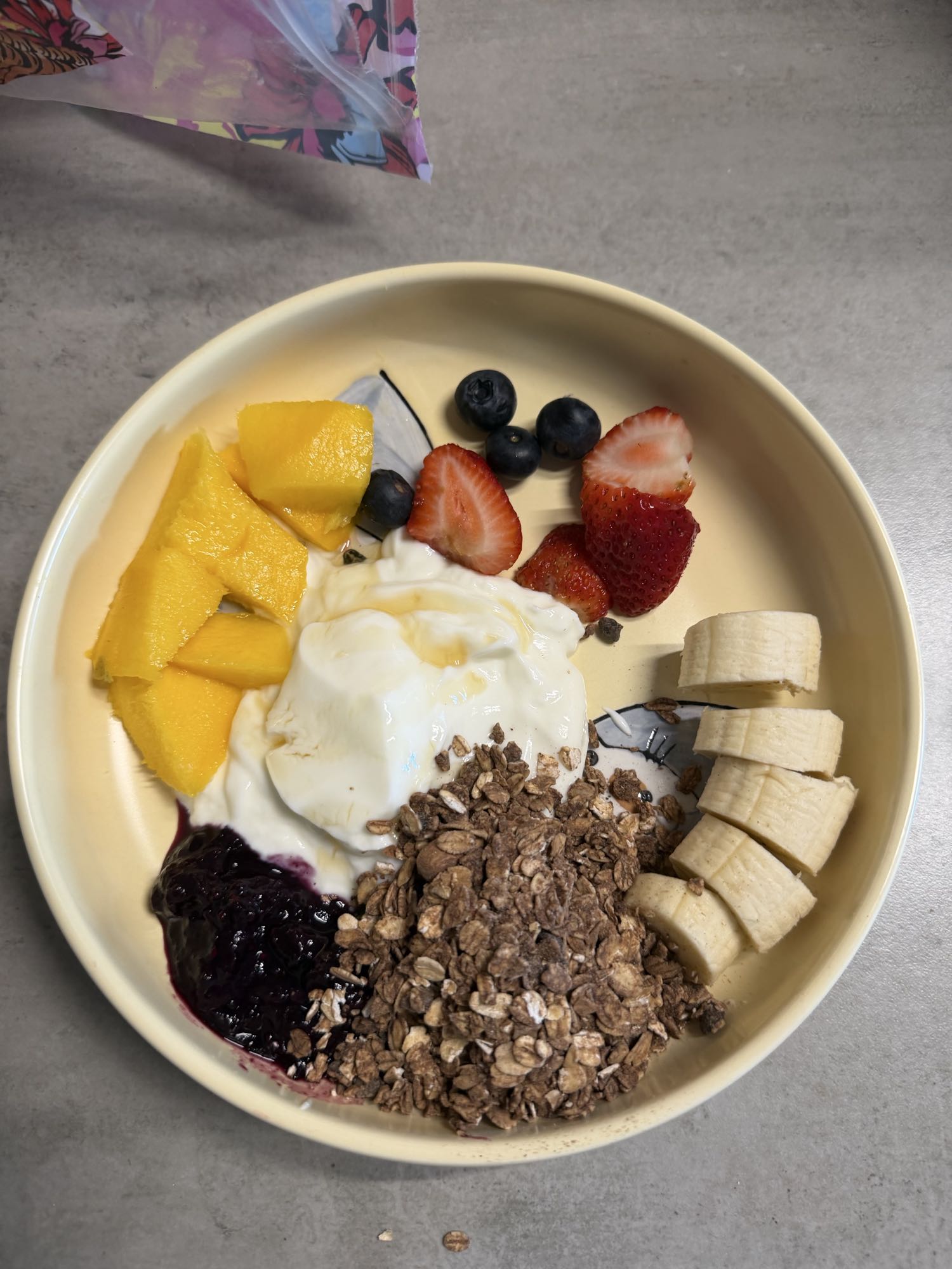 bol de yogur con fruta