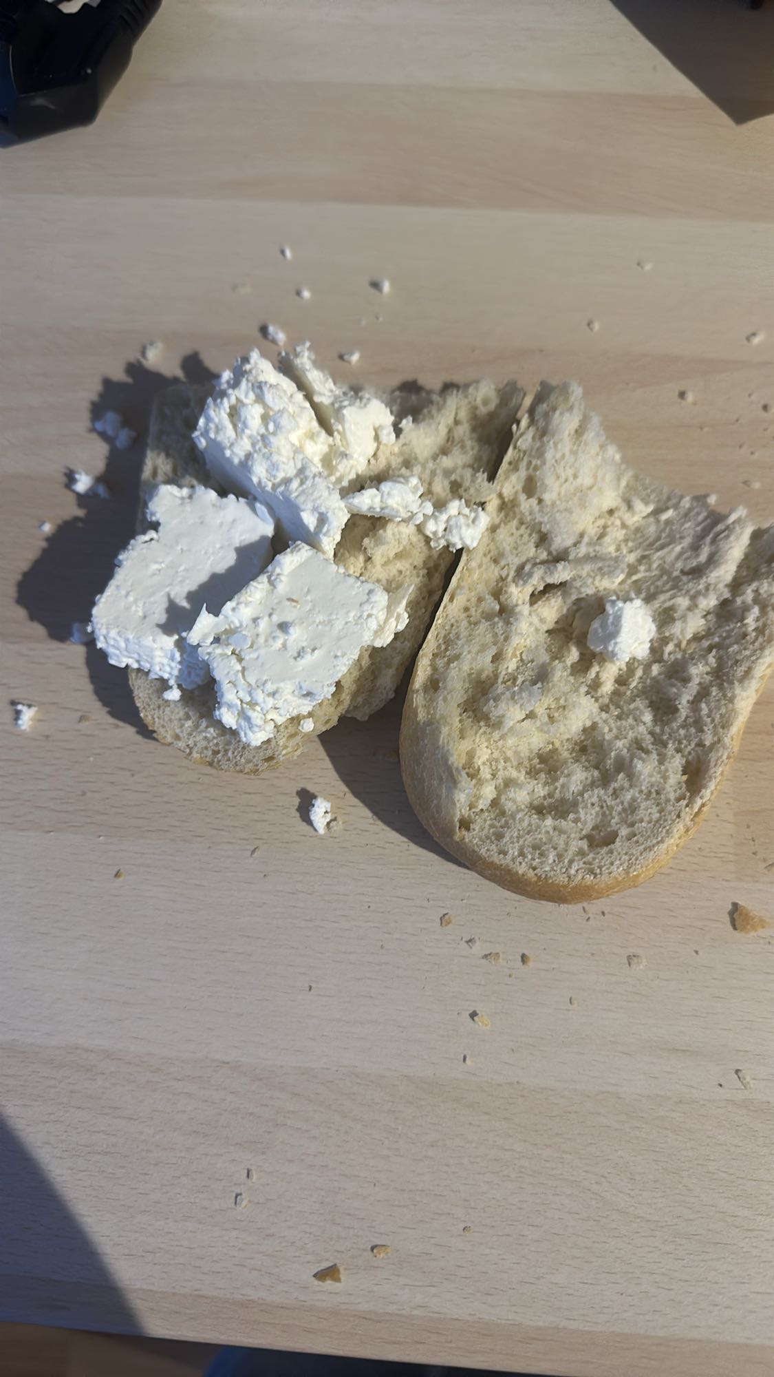 Beyaz peynirli ekmek