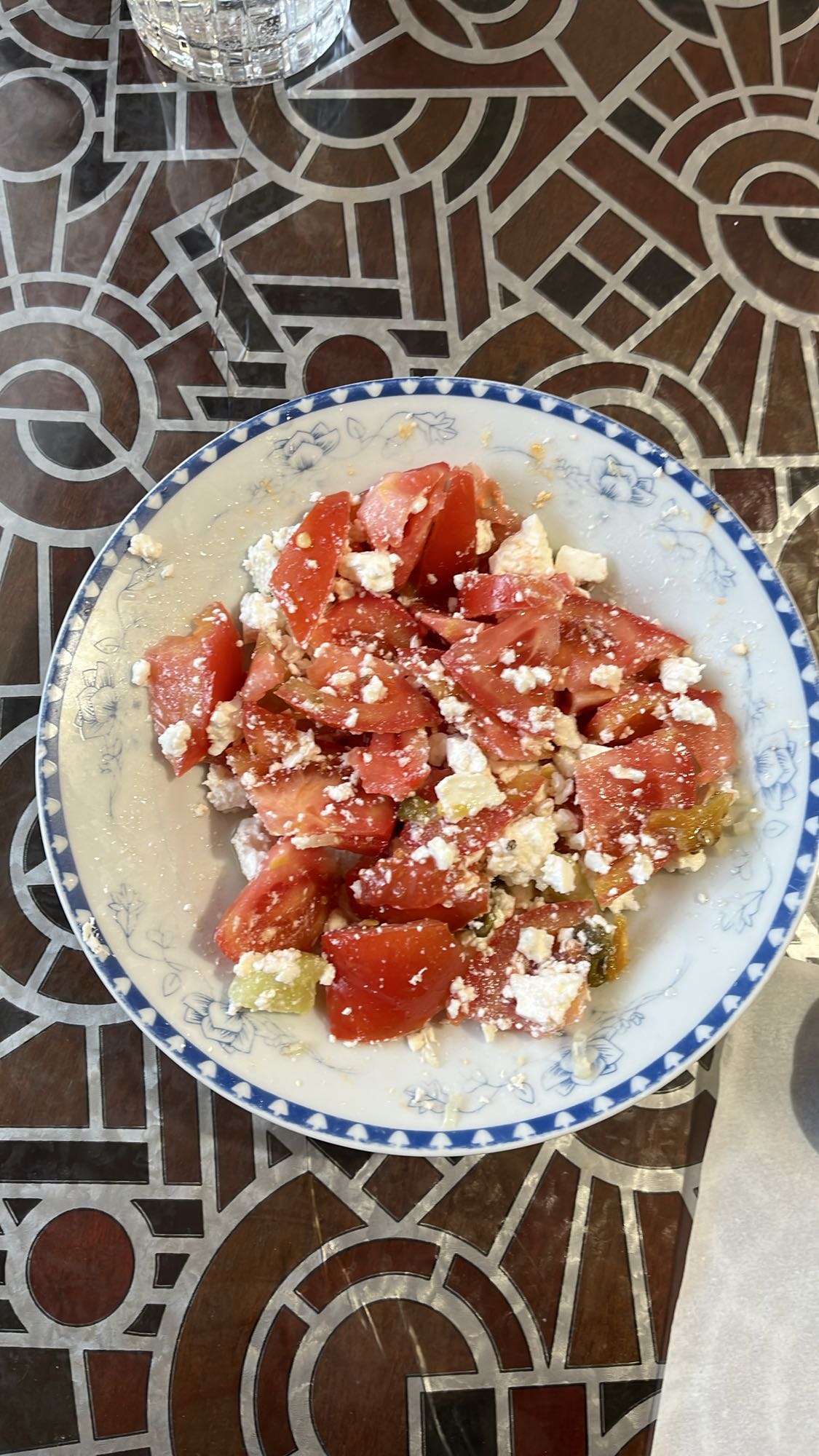 Салата с домати и сирене