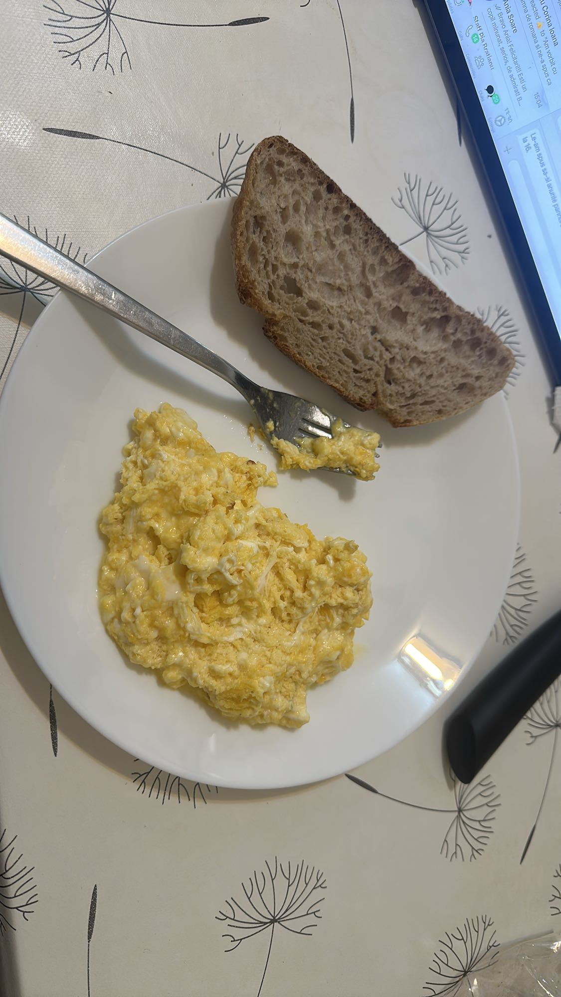 Scrambled Eggs Bread