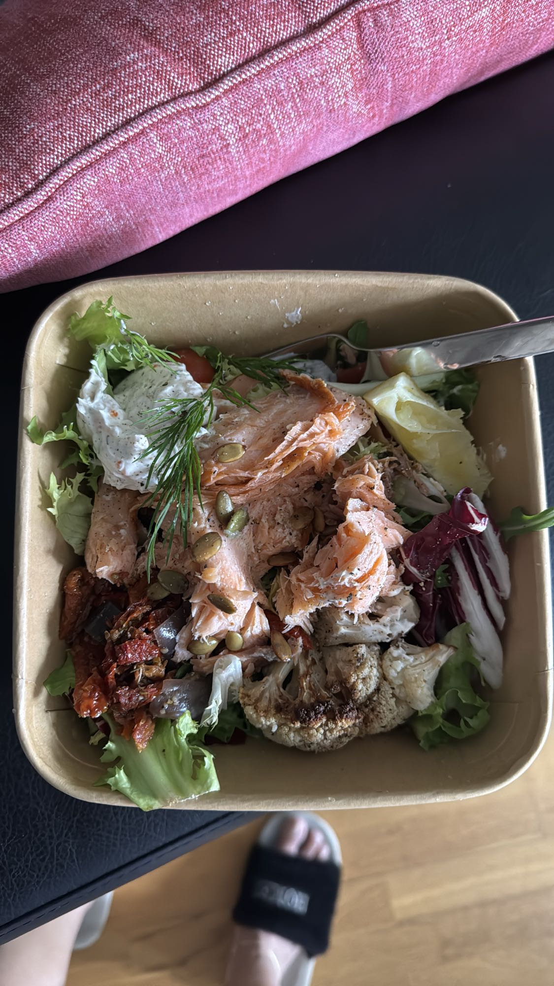 Laxsallad med grönsaker