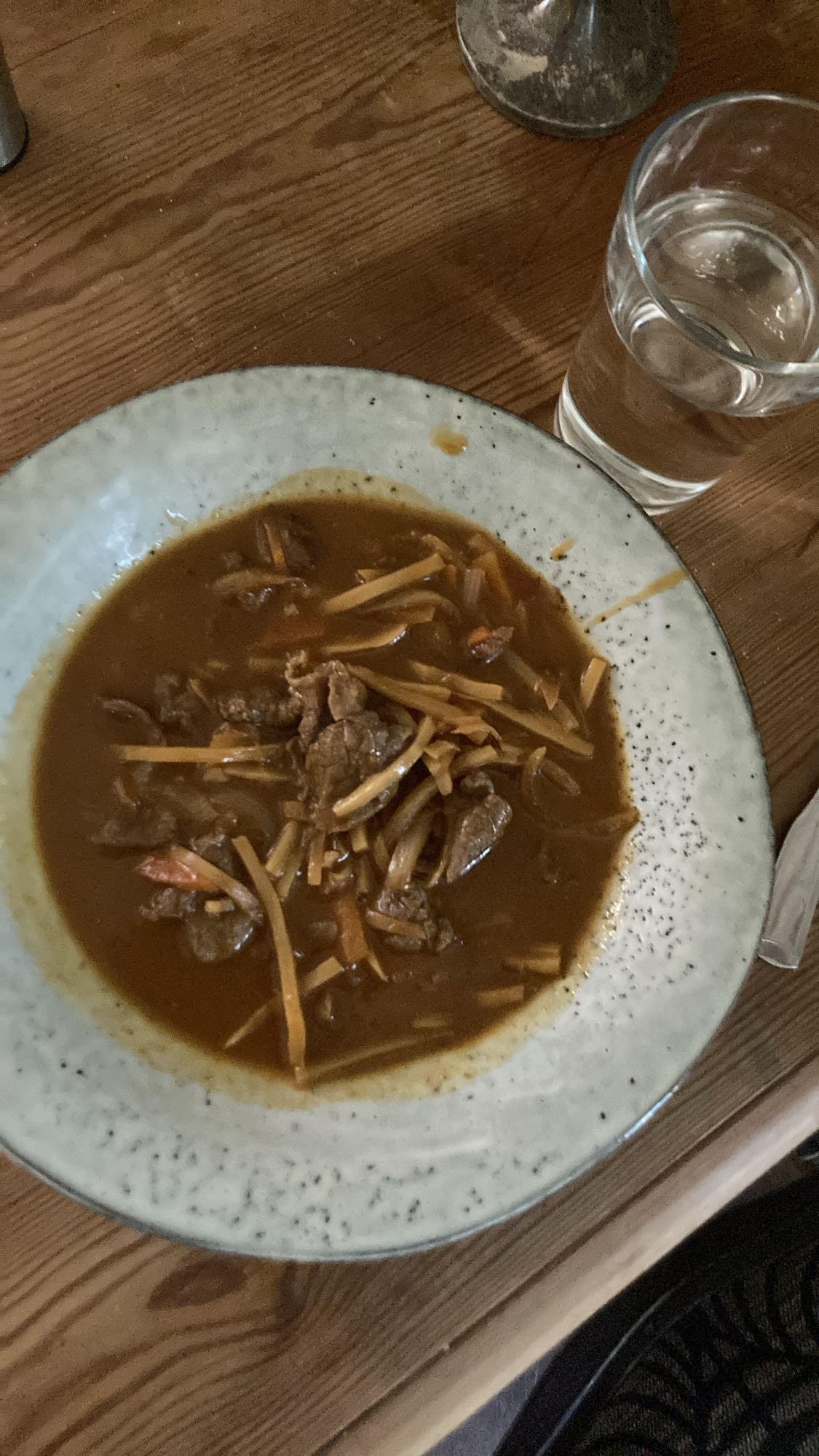 Nötköttssoppa med bambu