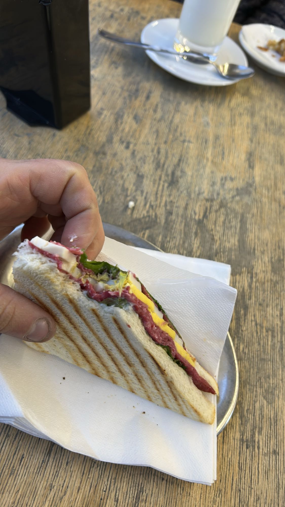 Toast salame e formaggio