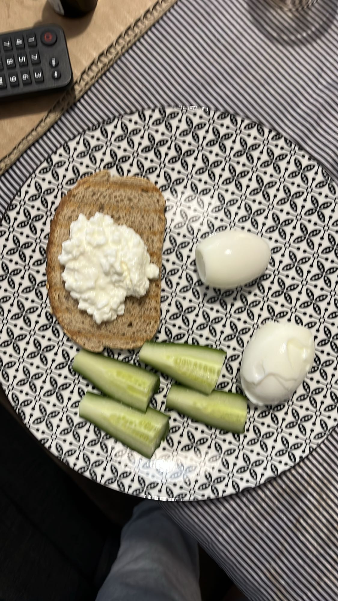 Закуска с яйца и извара