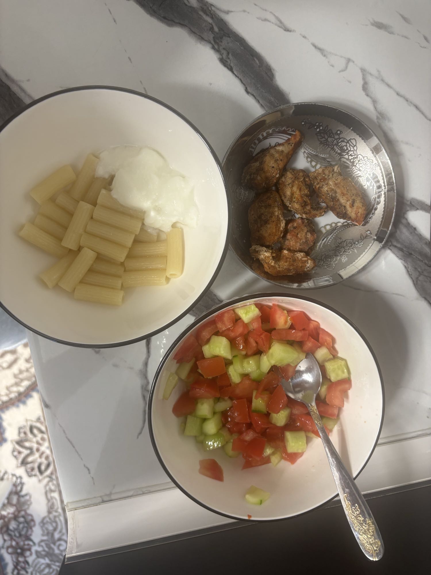 Tavuklu Makarna Tabağı