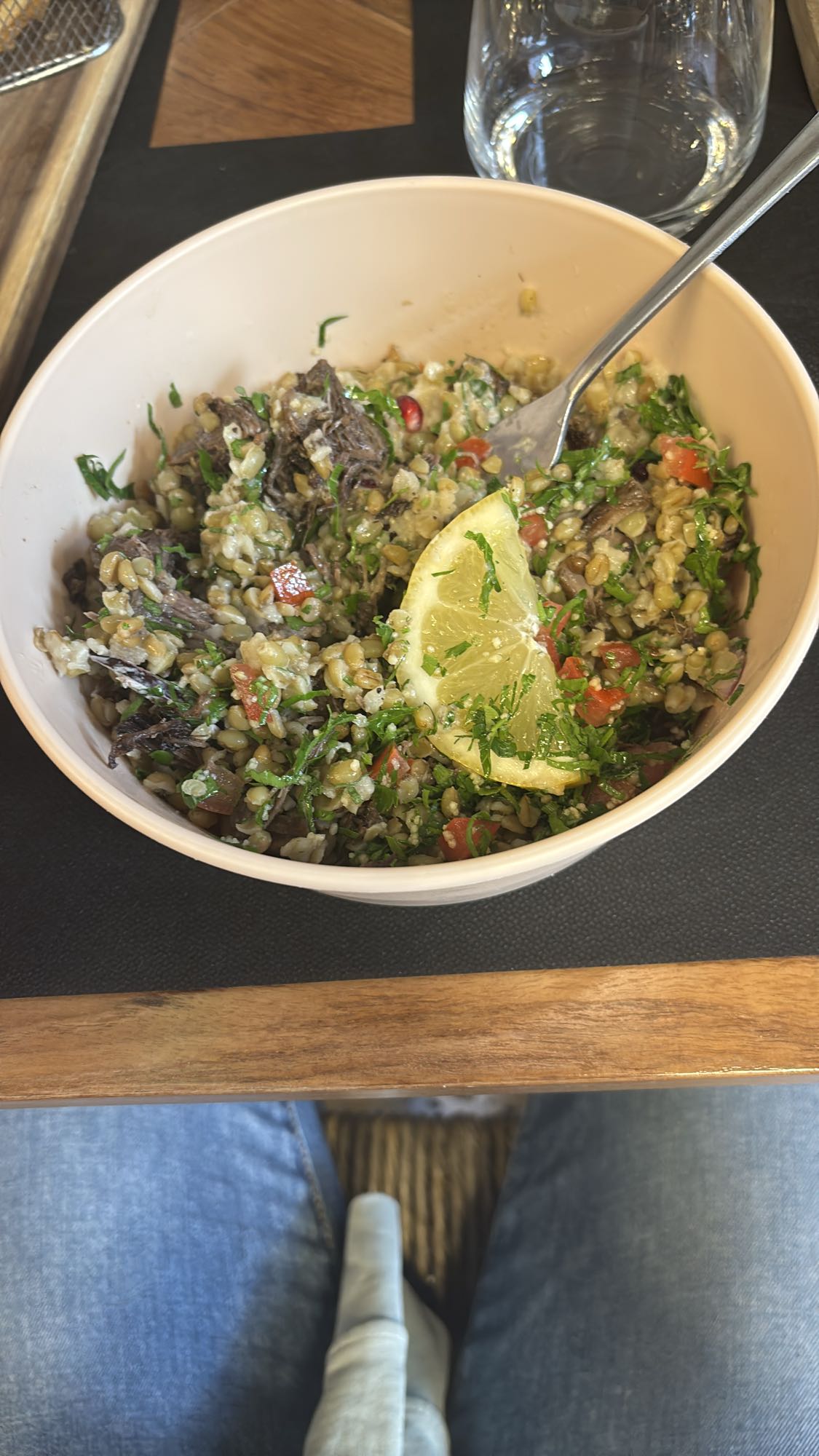 ensalada de freekeh y carne