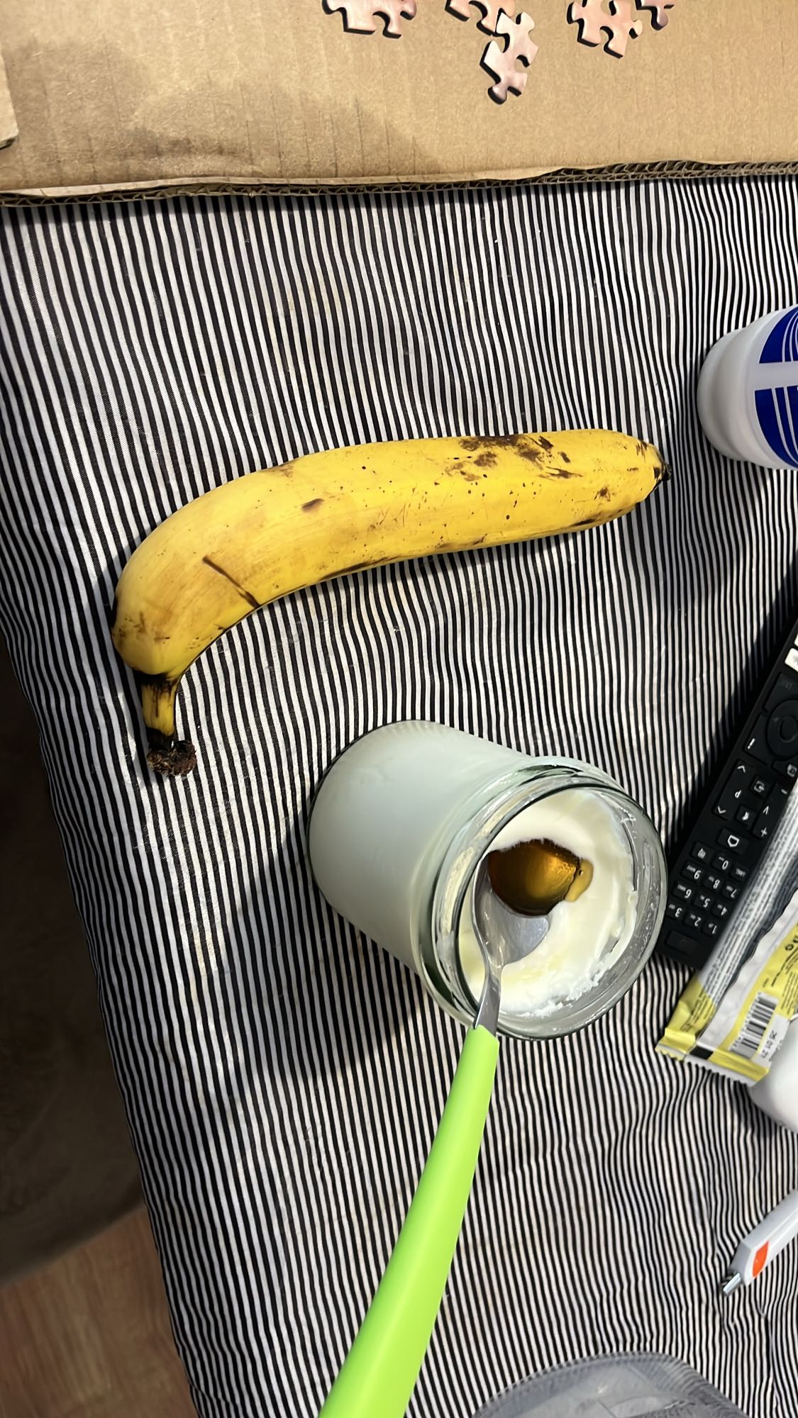 Банан с кисело мляко