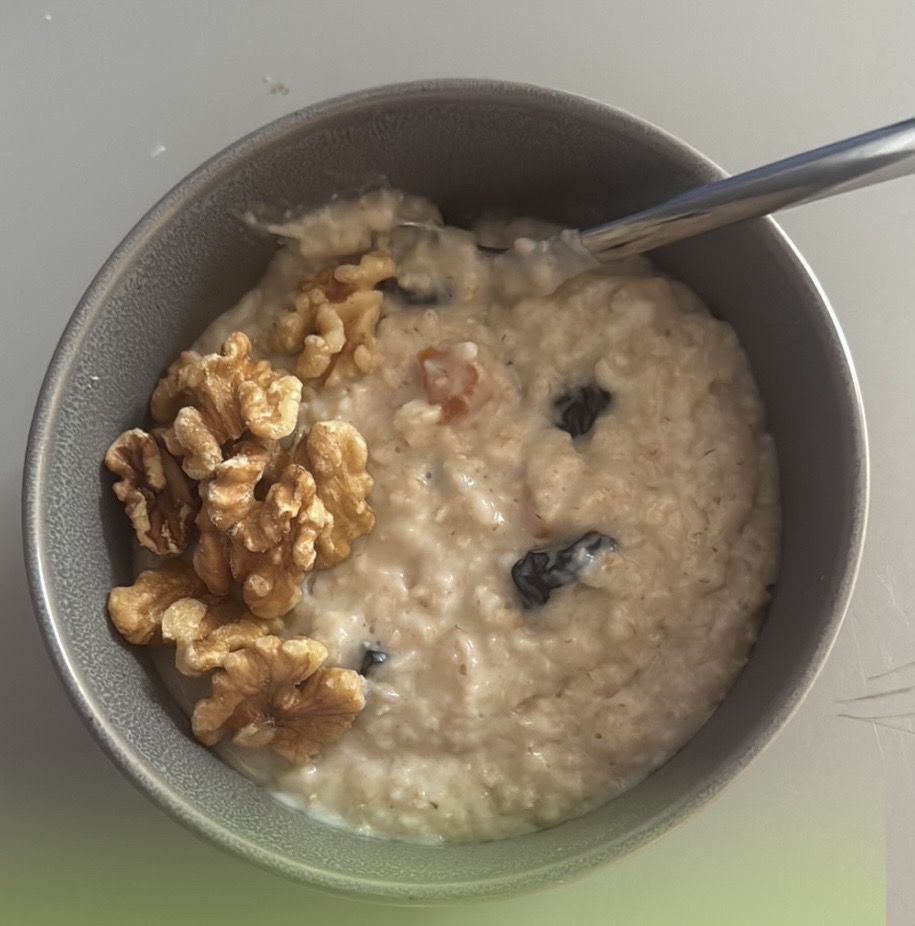 Oatmeal with Walnuts