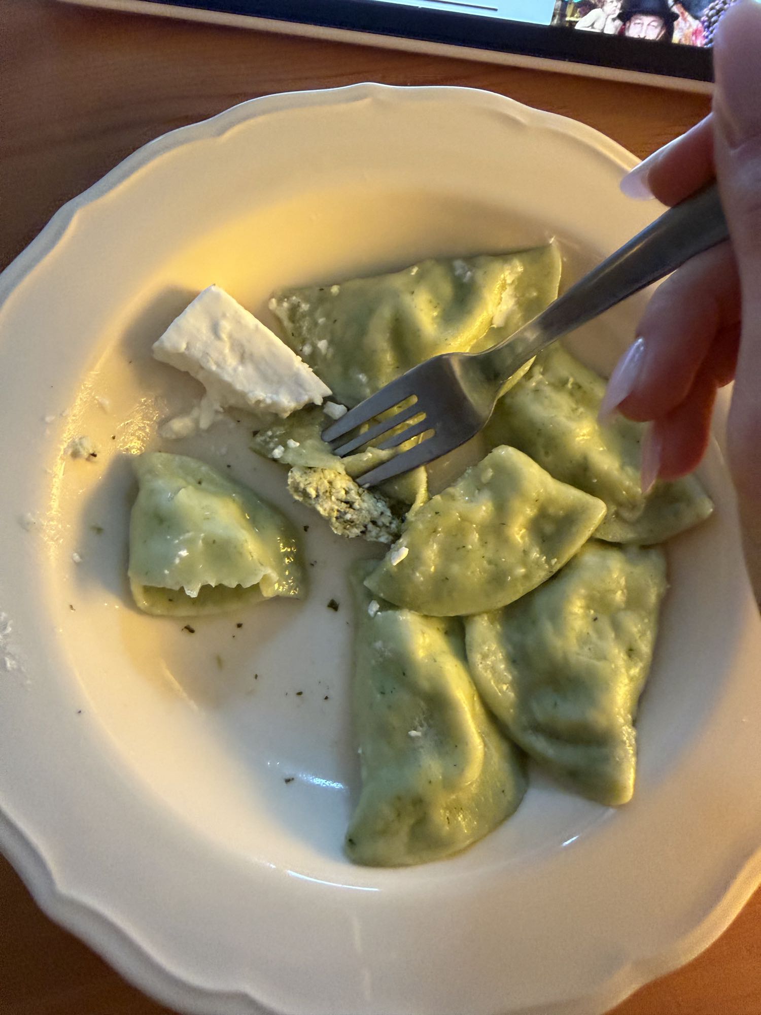 Зеленые равиоли с сыром