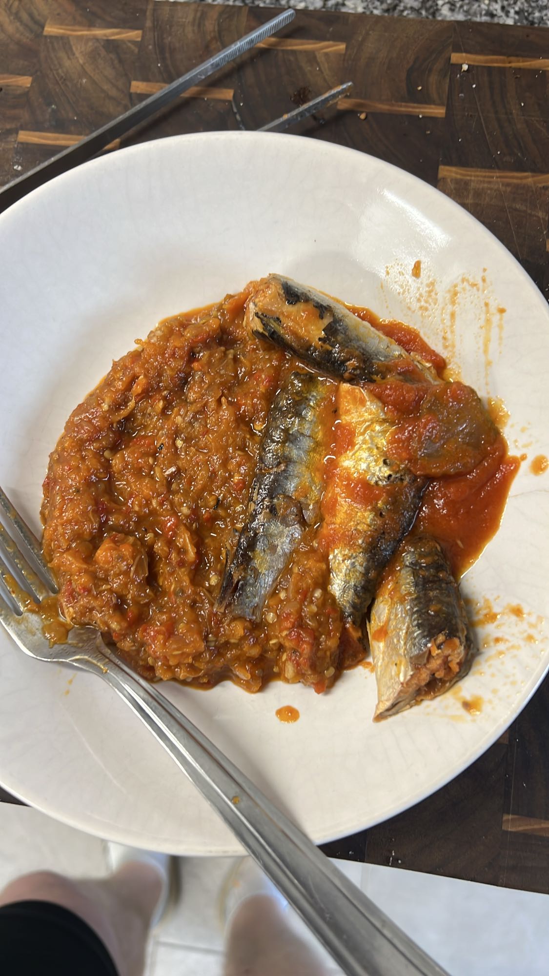 Sardine cu sos de roșii