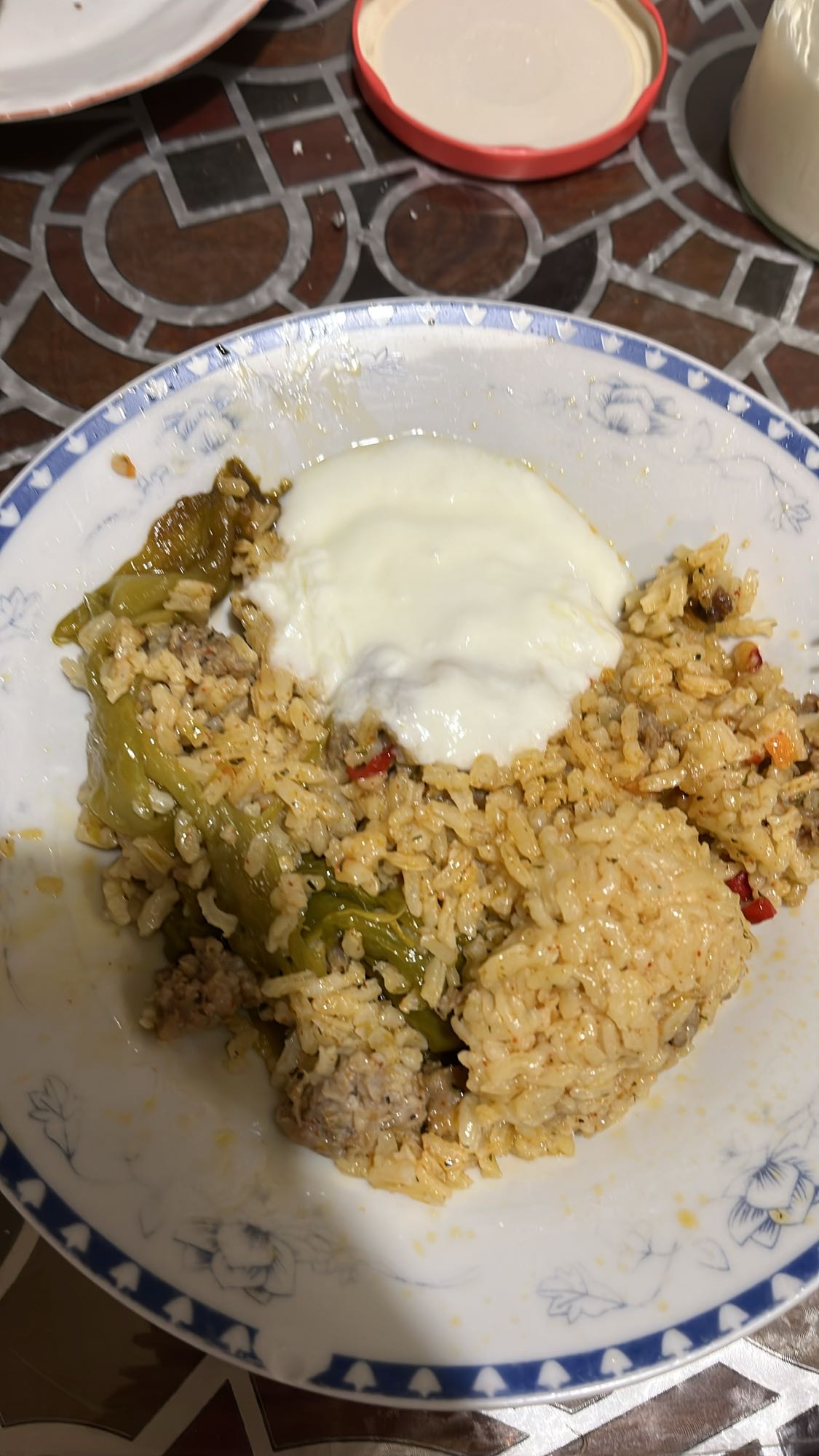 Ориз с кайма и кисело мляко