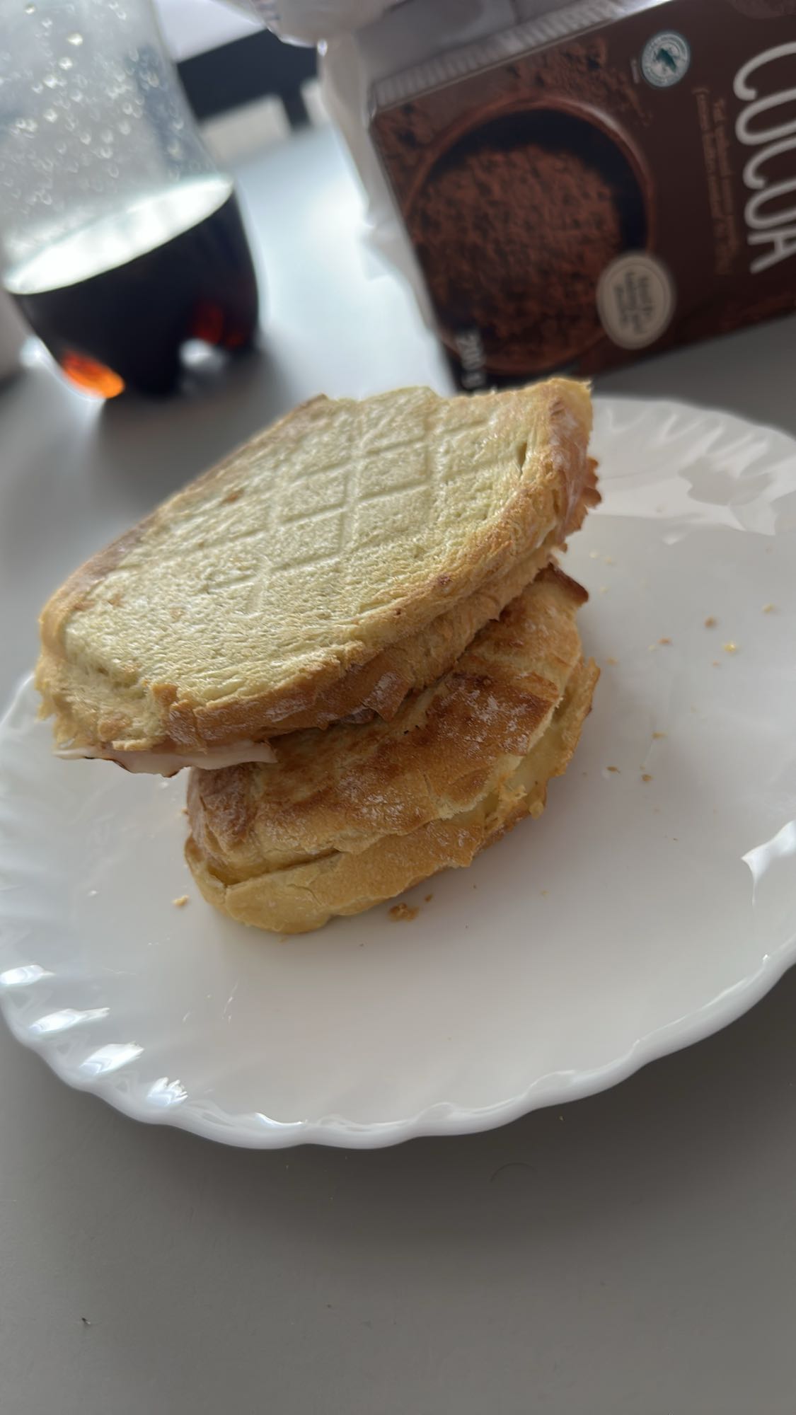 Sandviș cald cu șuncă