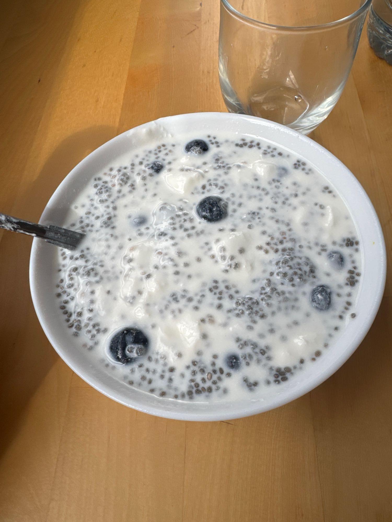 Budino chia e mirtilli