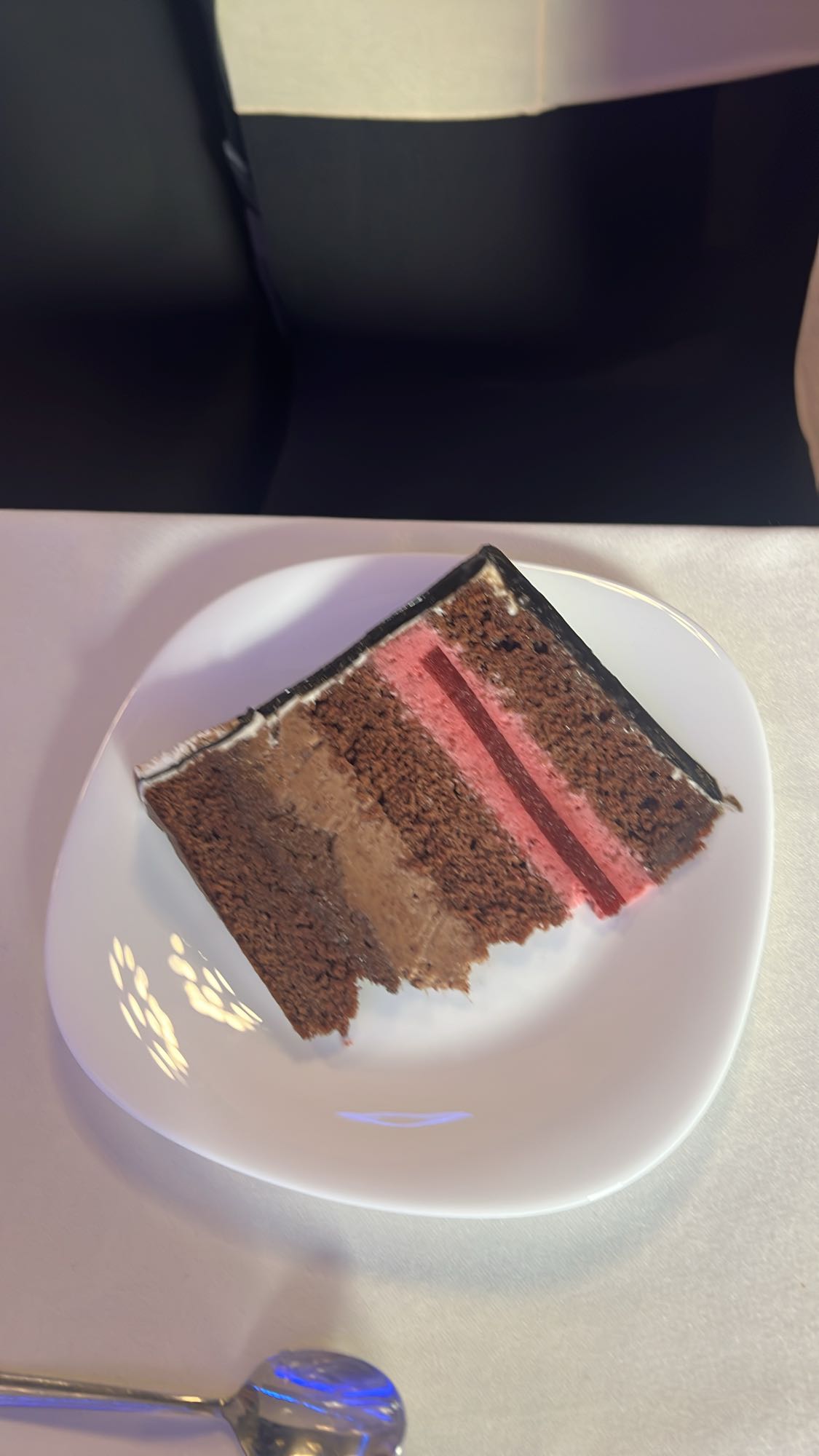 Tort czekoladowo malinowy