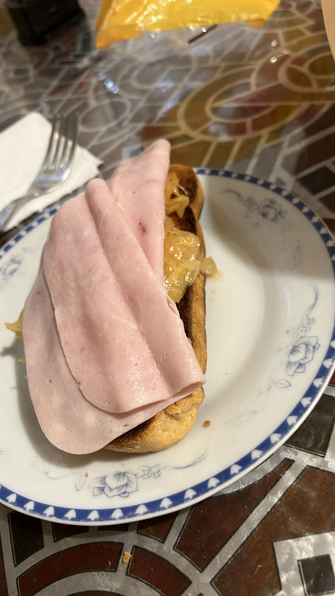 Сандвич с шунка