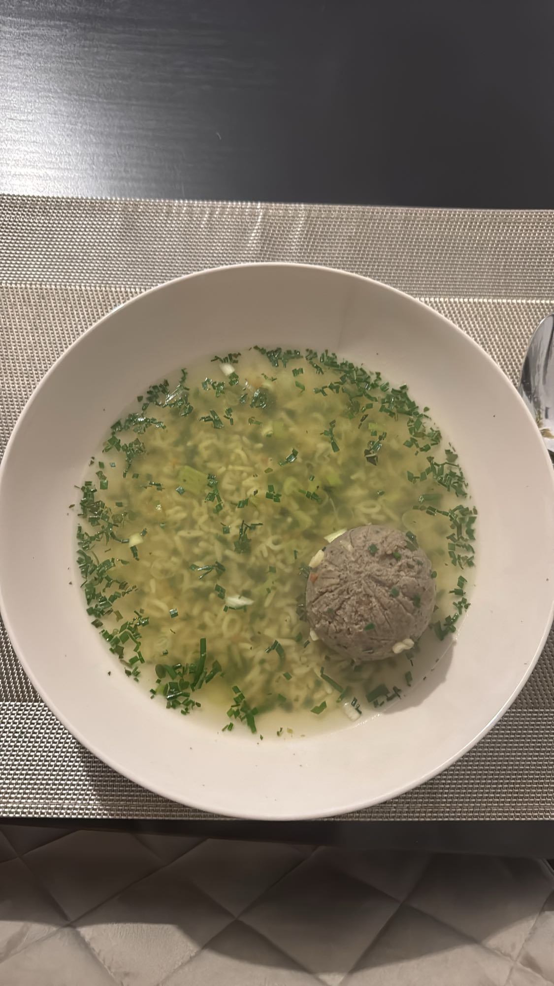 Nudelsuppe mit Klößchen