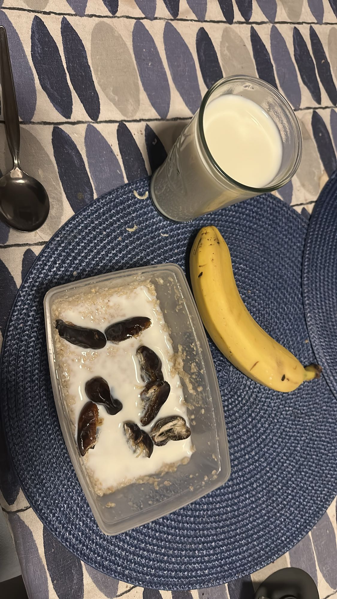 Havregröt med dadlar