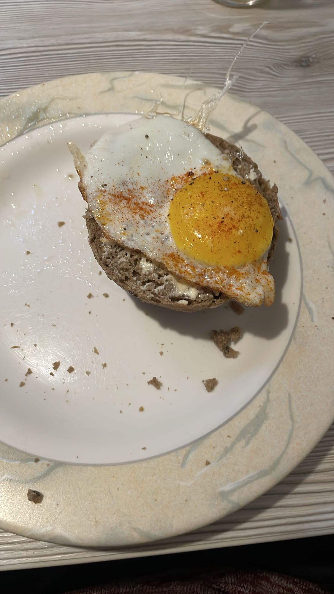 Brötchen mit Spiegelei