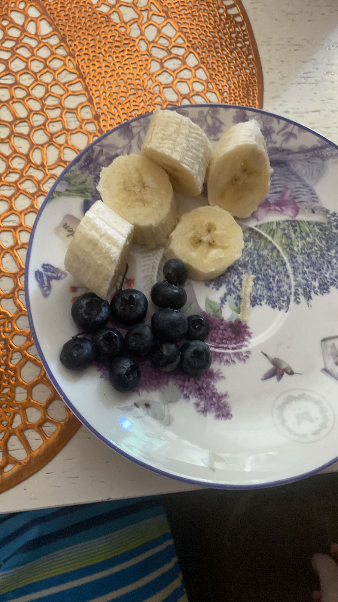 Банан и черника