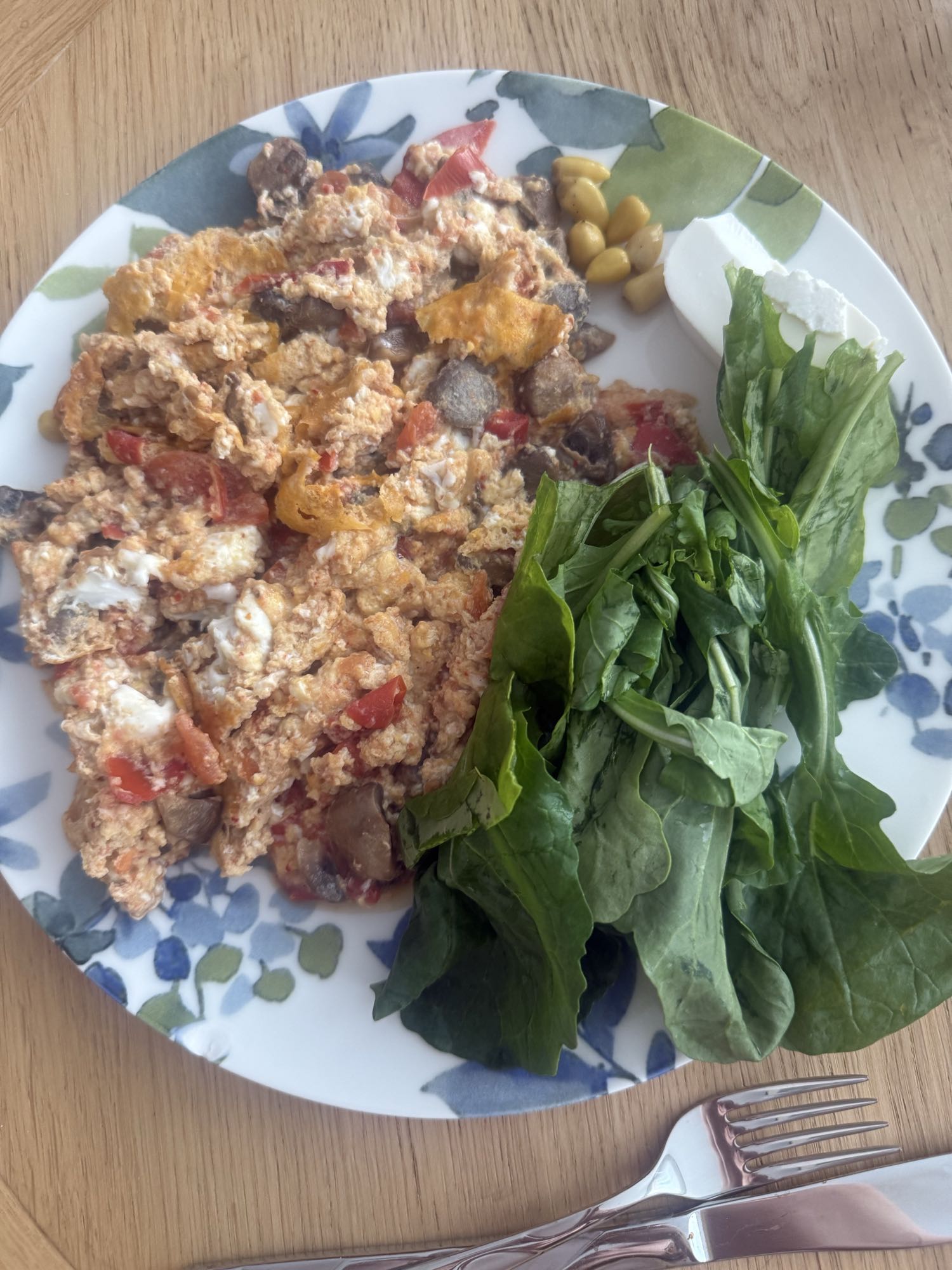 Mantarlı menemen tabağı