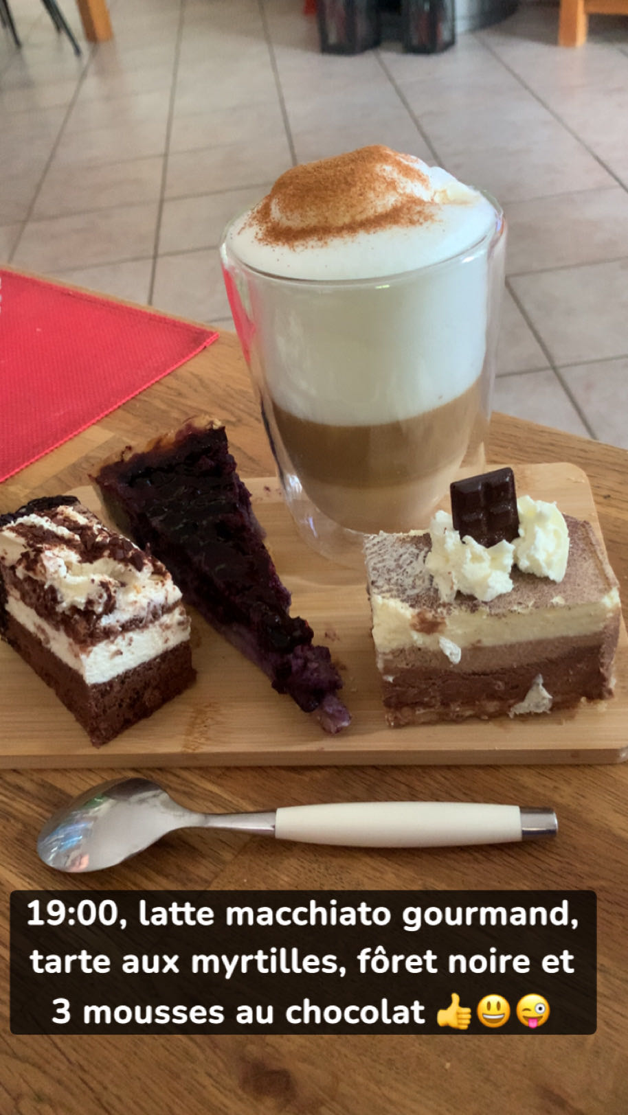 latte et trio de desserts
