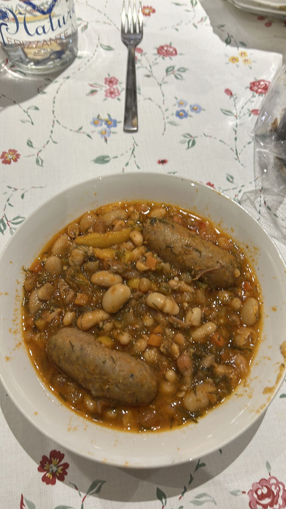 Zuppa di fagioli e salsiccia