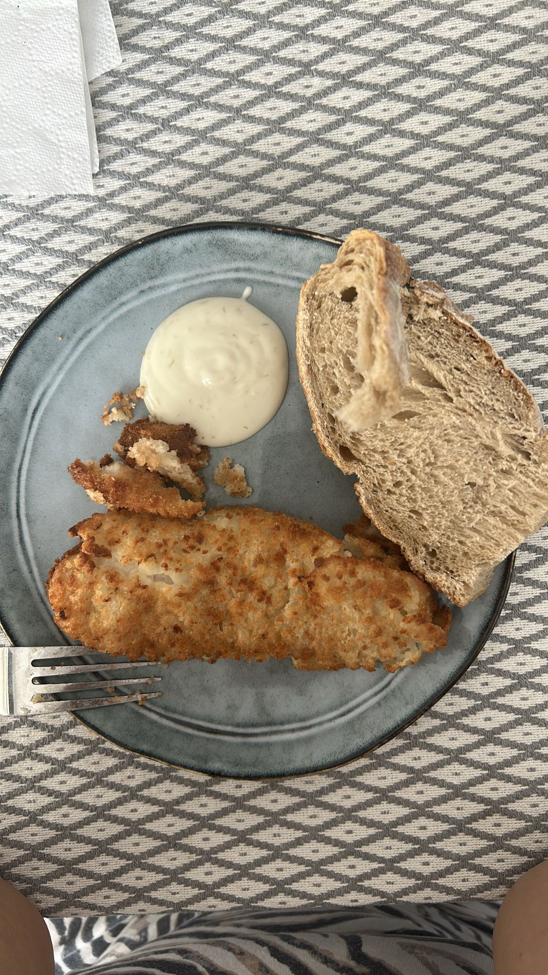 Șnițel de cod cu pâine și sos