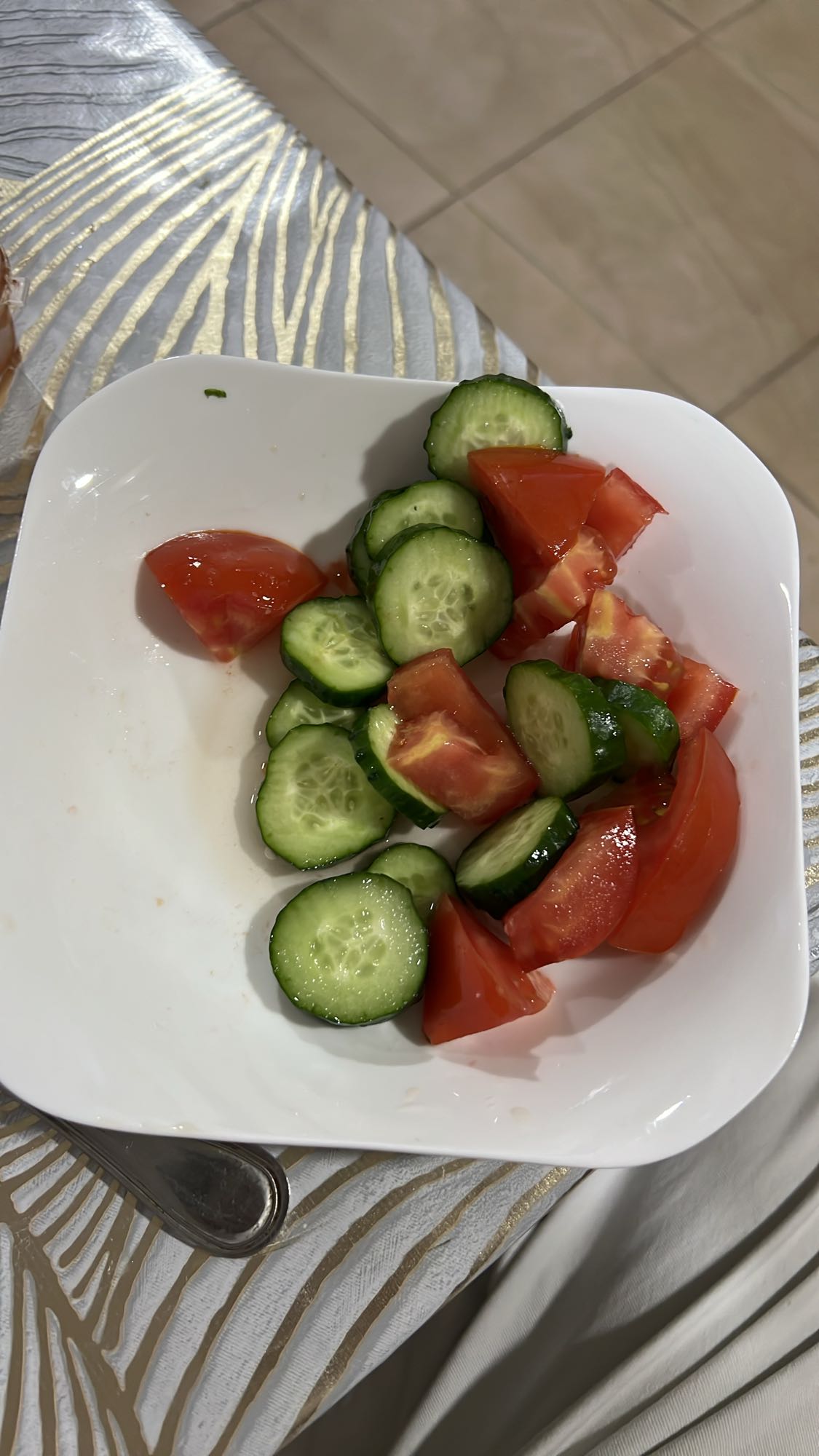 Салат из огурца и томата