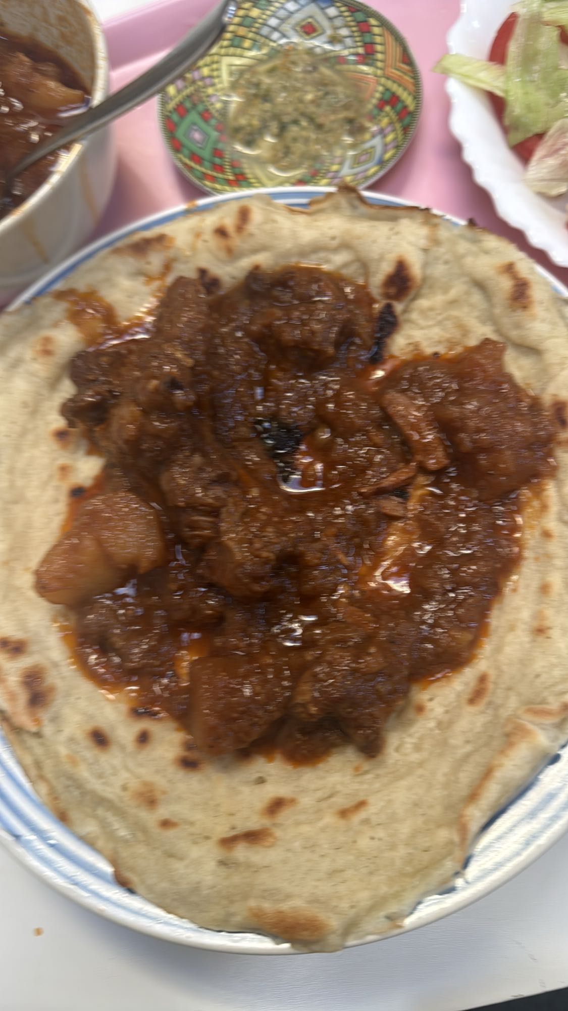 Flatbrød med kjøttgryte