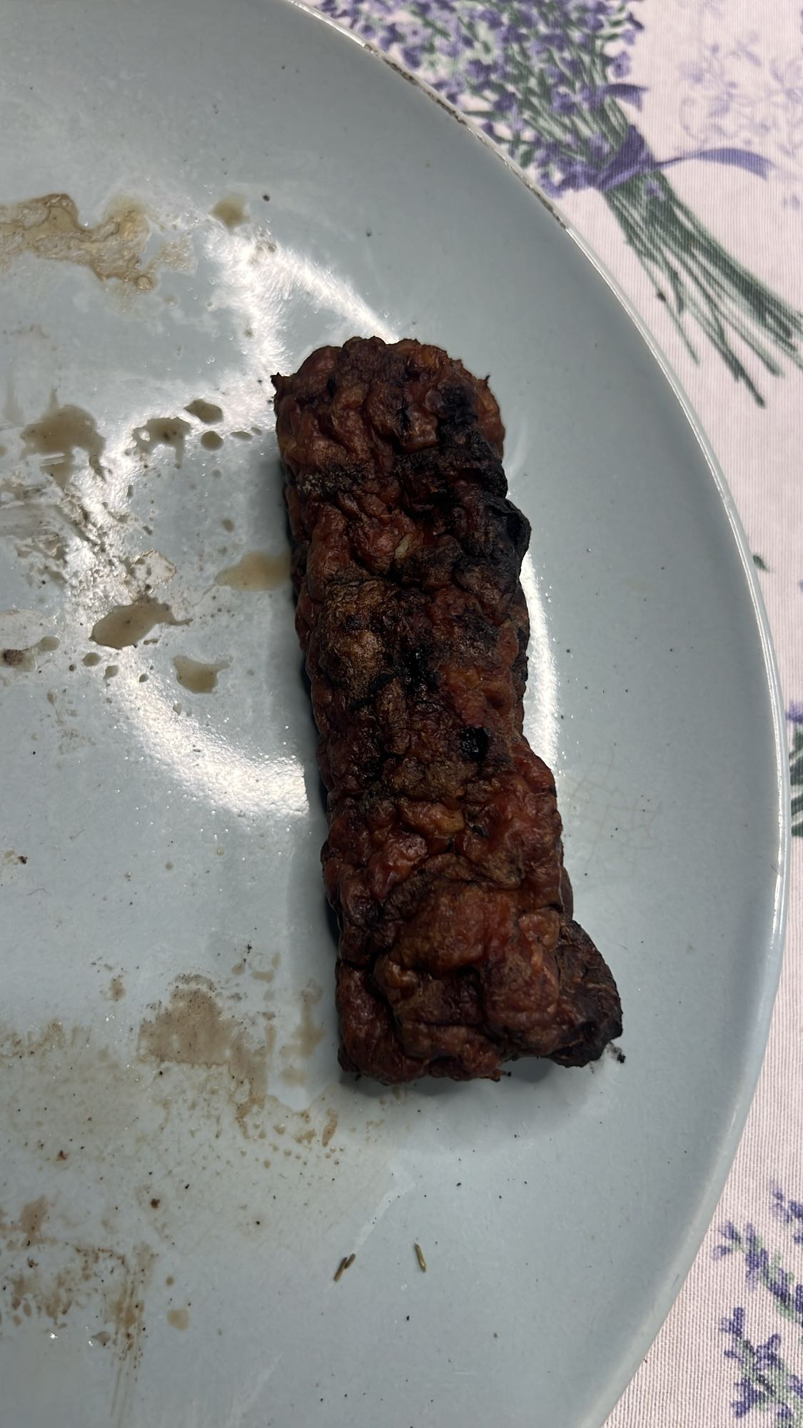 Mic de carne la gratar