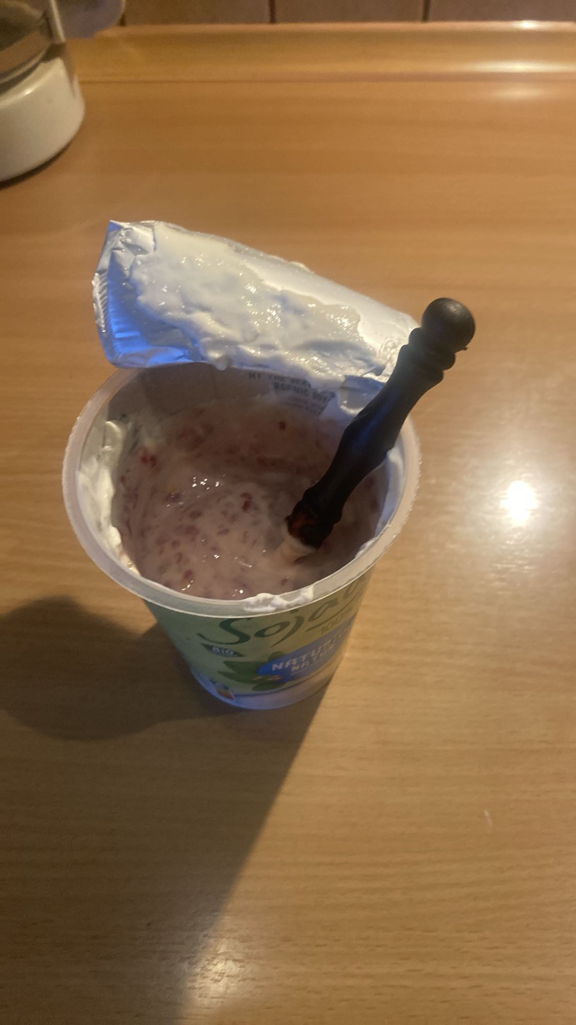Jogurt z malinami