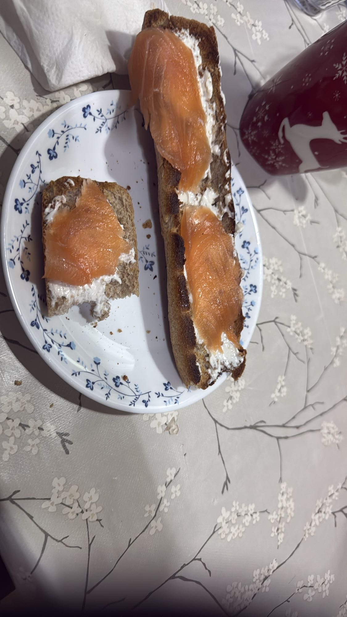 tostadas con salmón