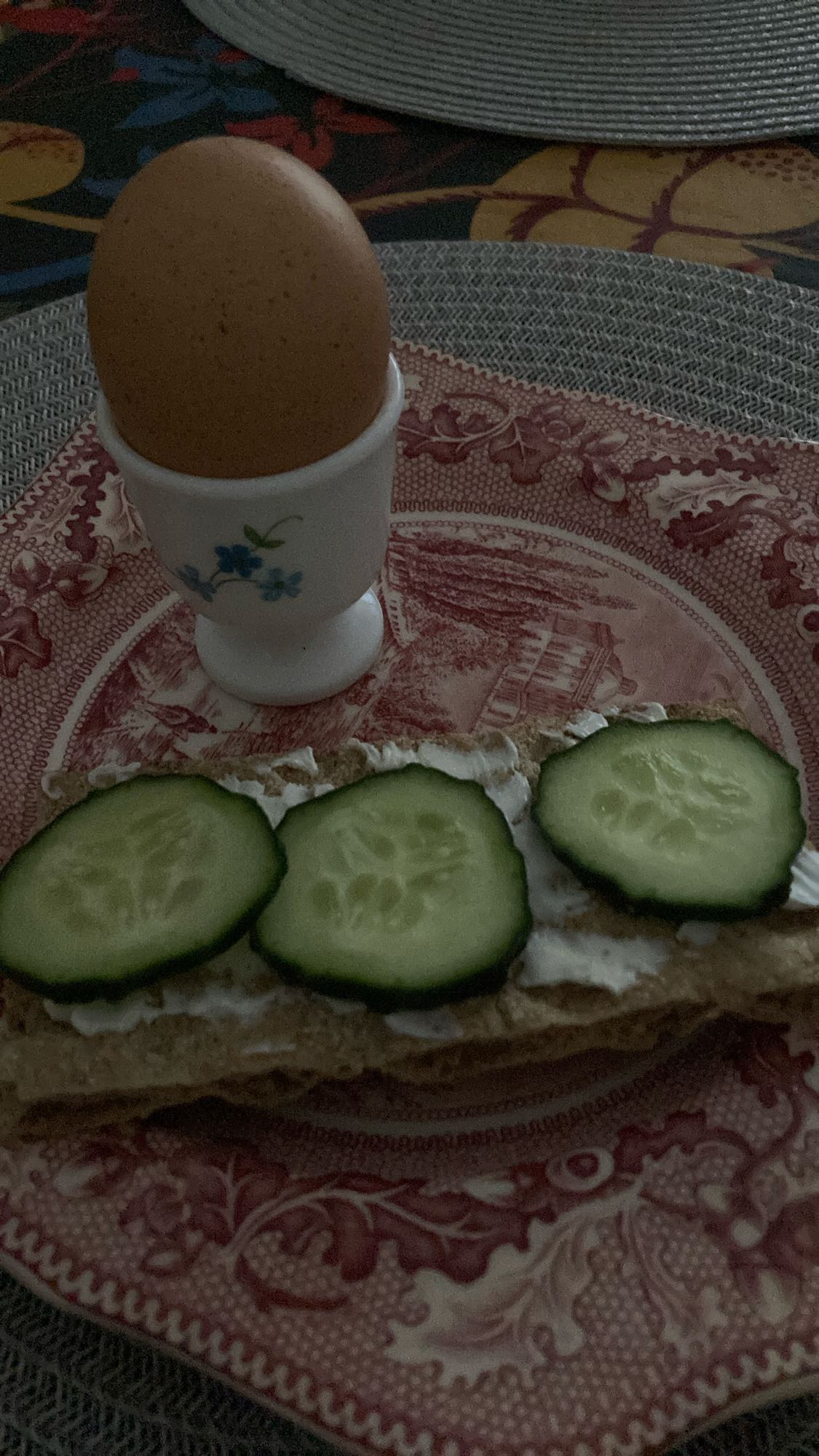 Knäckebröd med ägg
