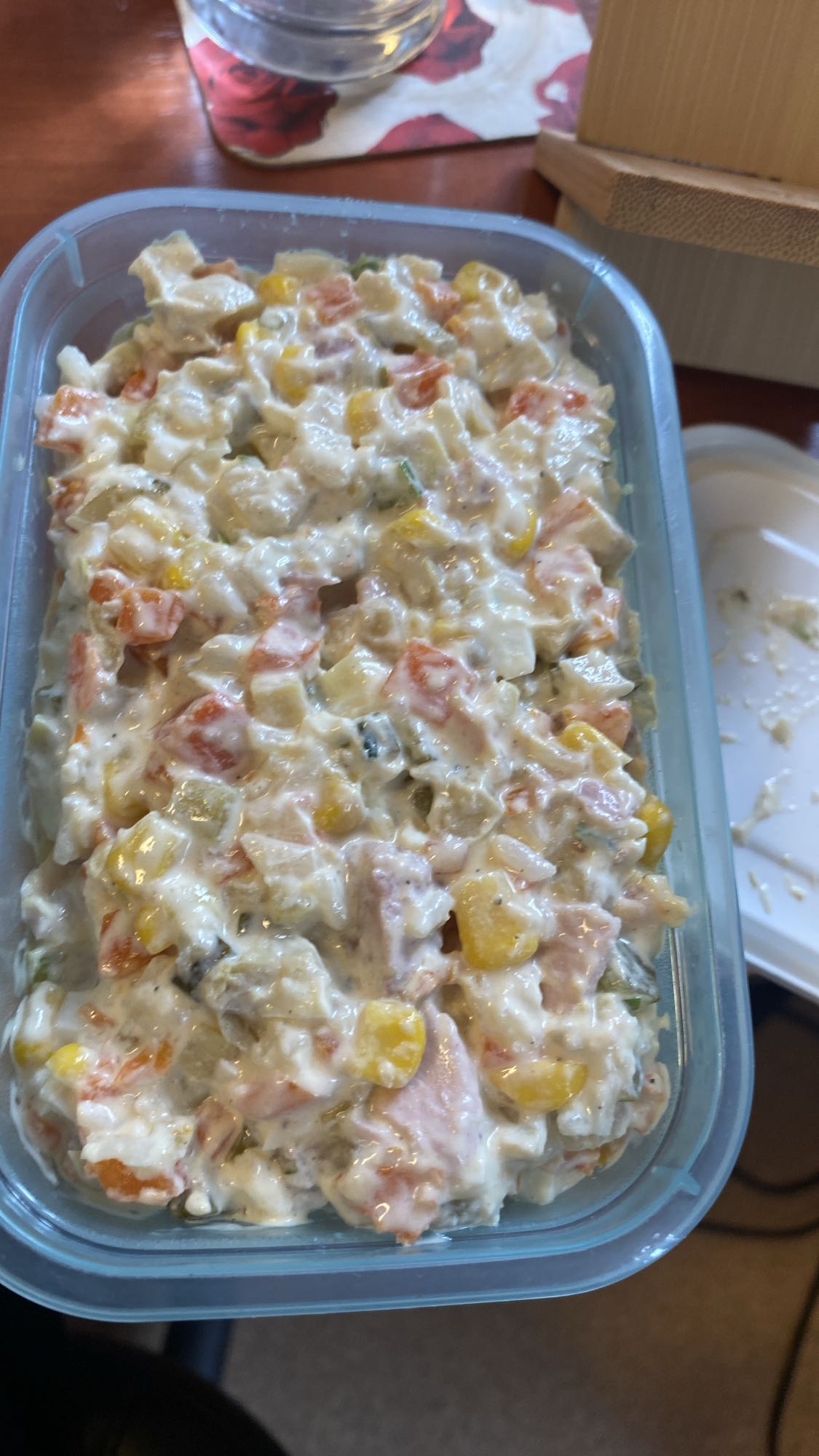 Sałatka jarzynowa z szynką