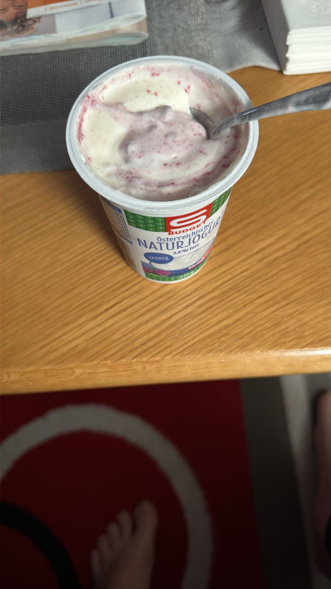 Naturjoghurt mit Beeren