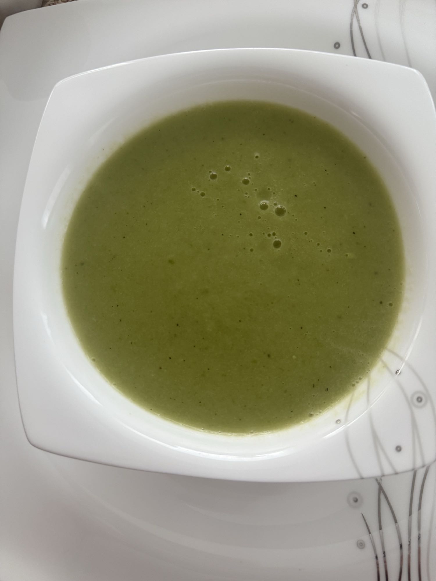 Bezelye çorbası