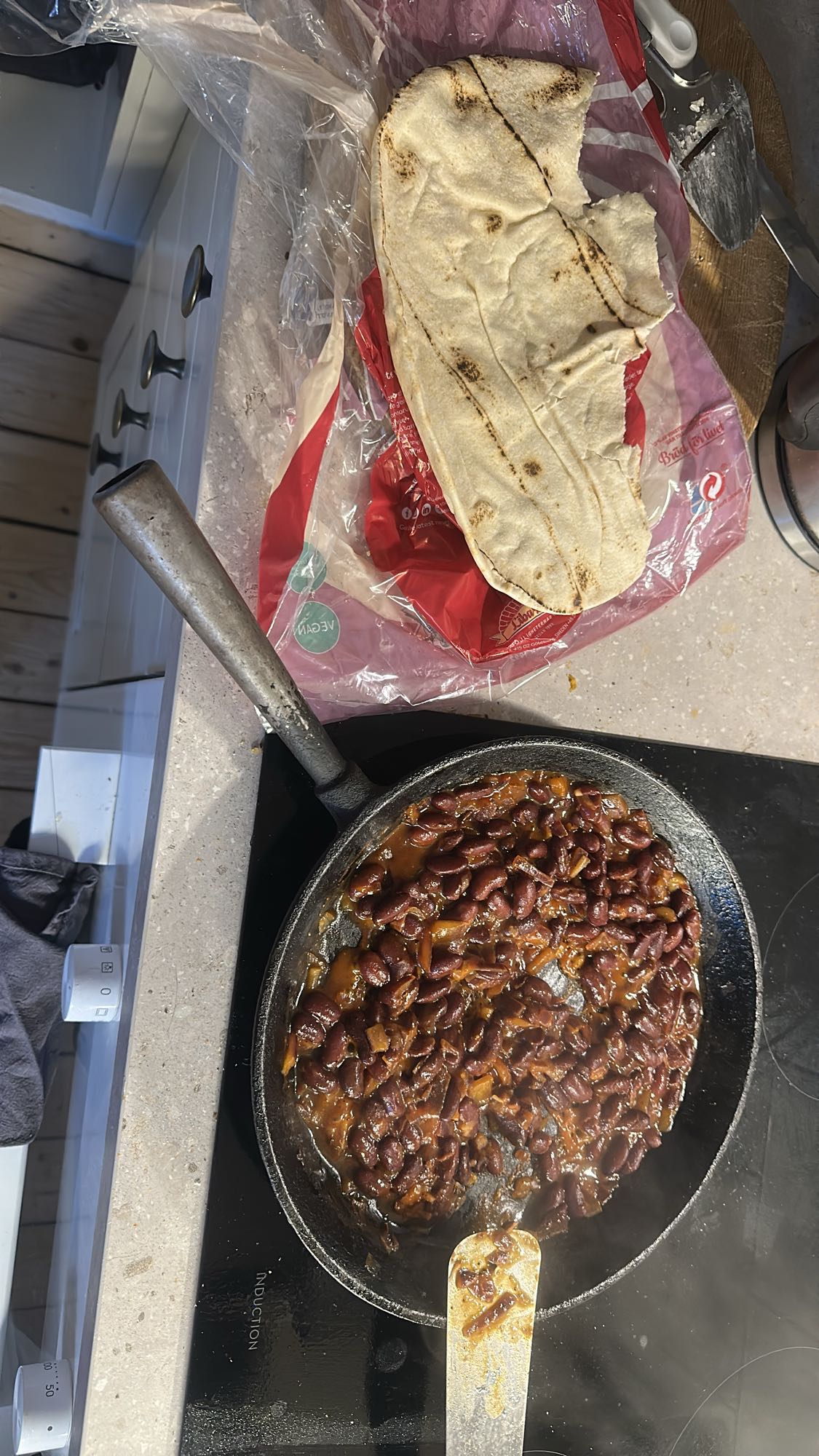 Kidneybönor med pitabröd