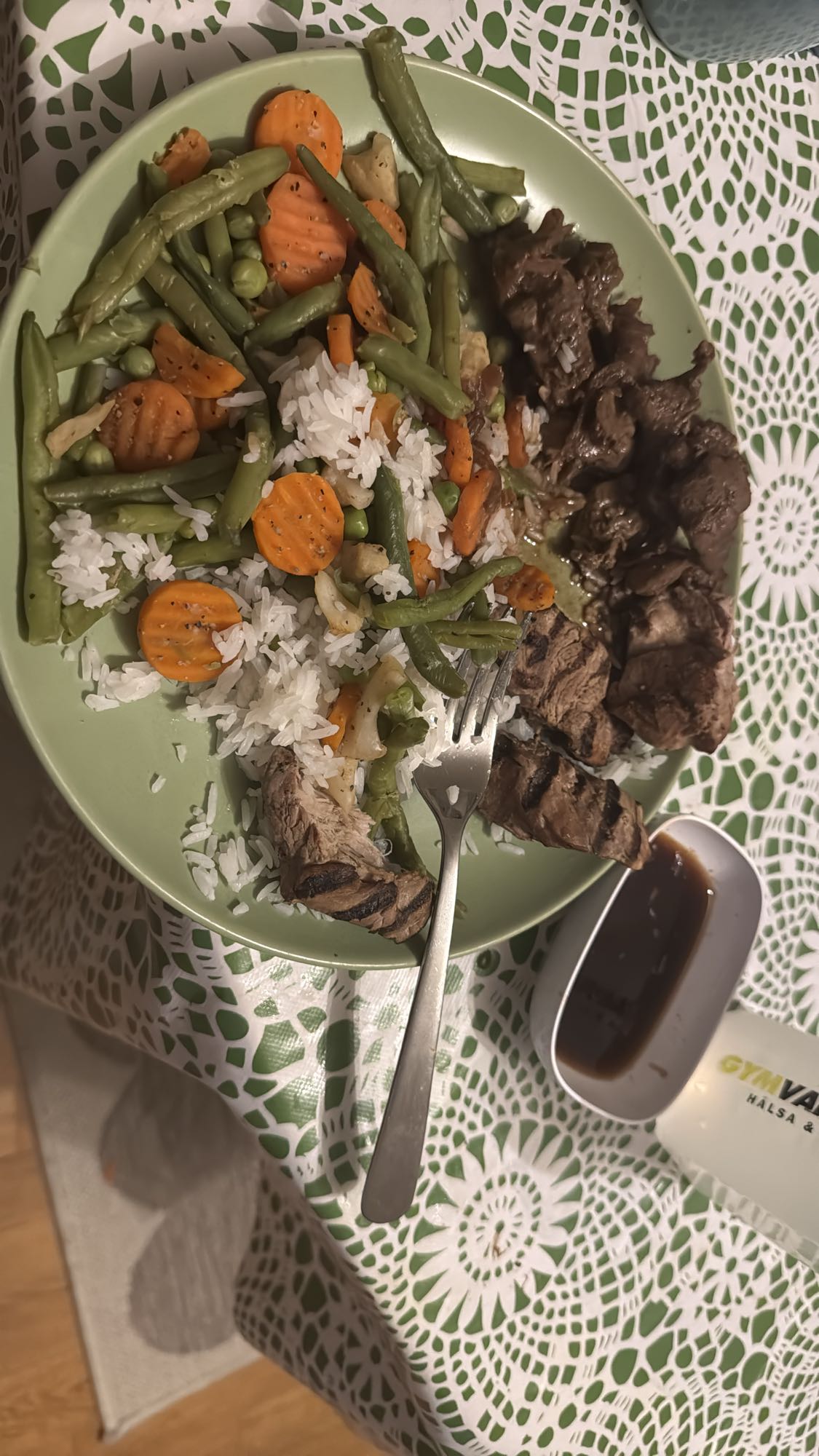 Ris med kött och grönt