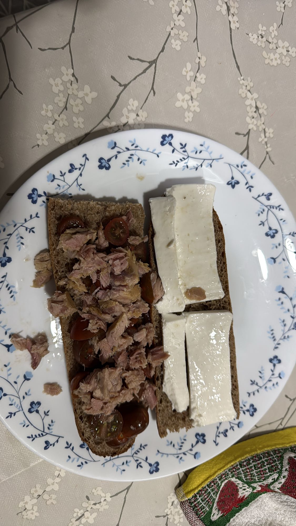 tostas con atun y queso