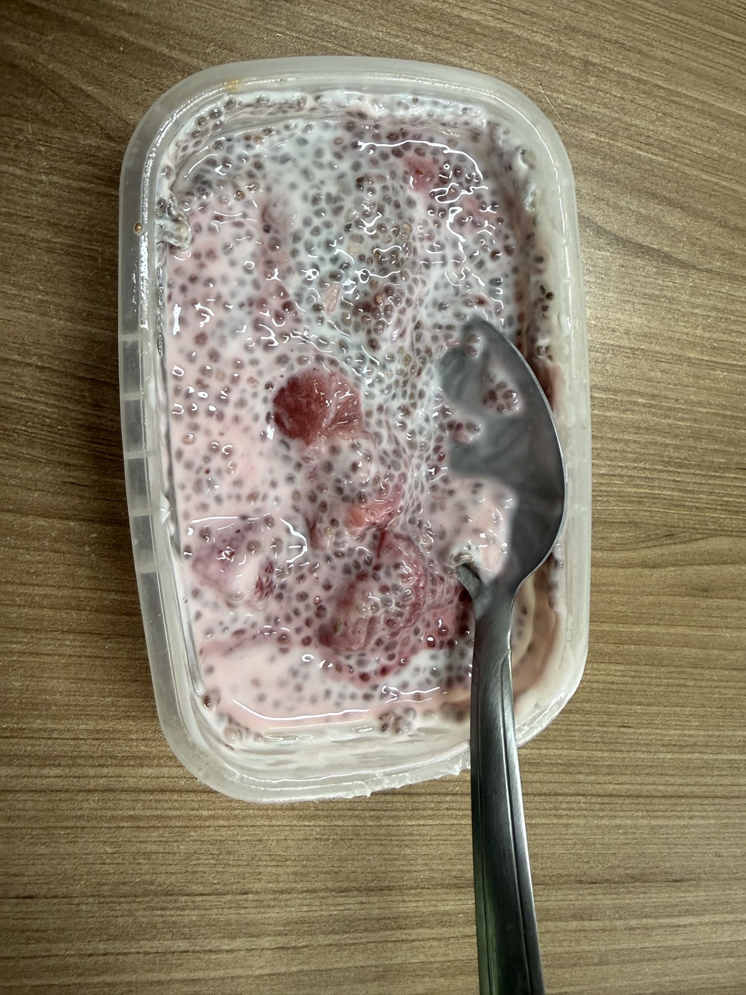 Pudim de chia com morango