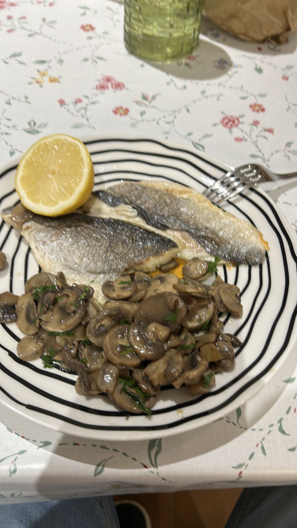 Pesce con funghi