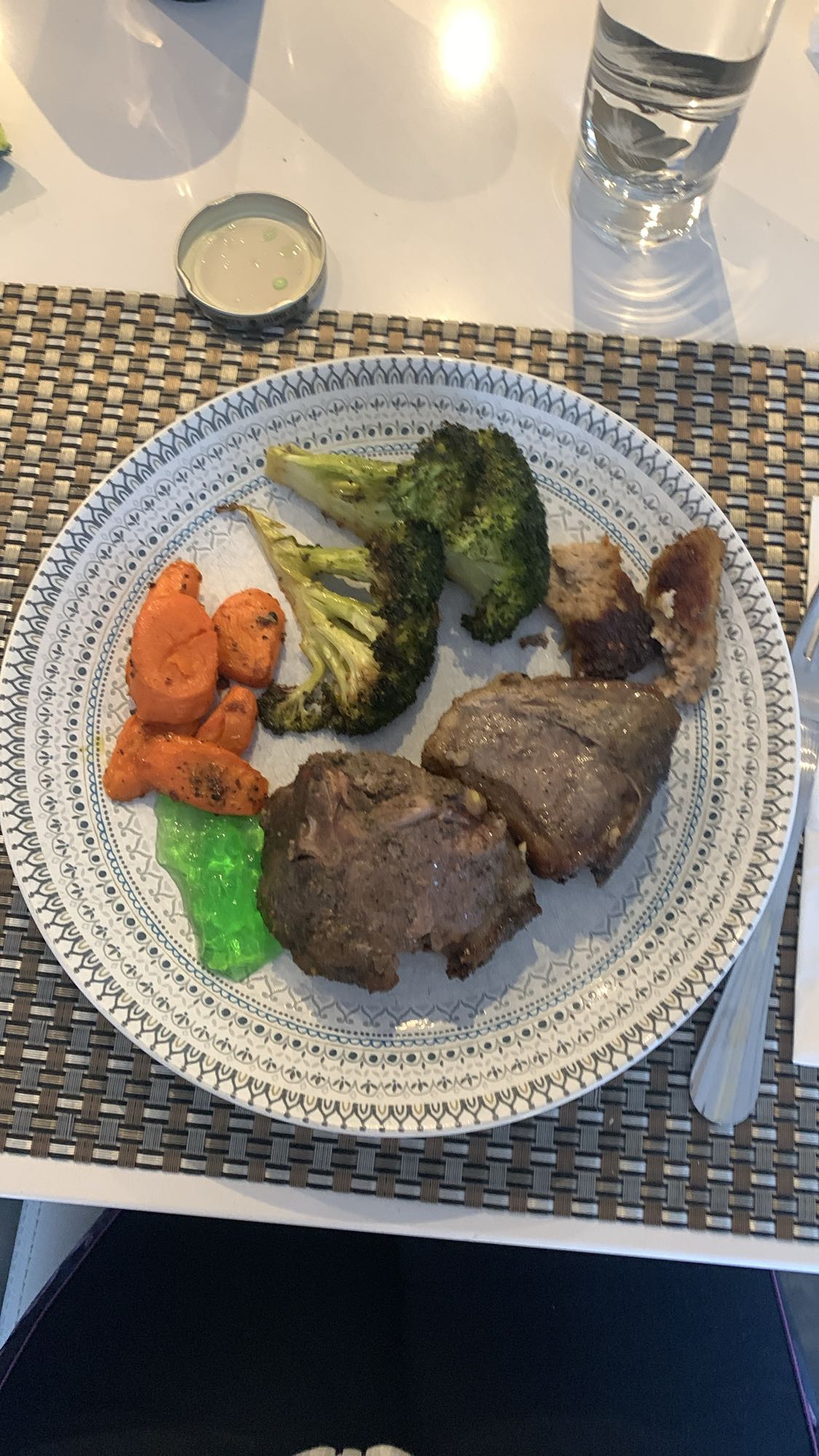 Assiette viande et légumes