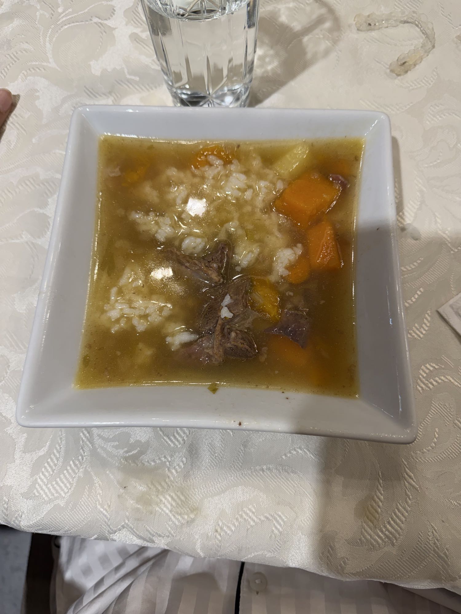 sopa de arroz con carne