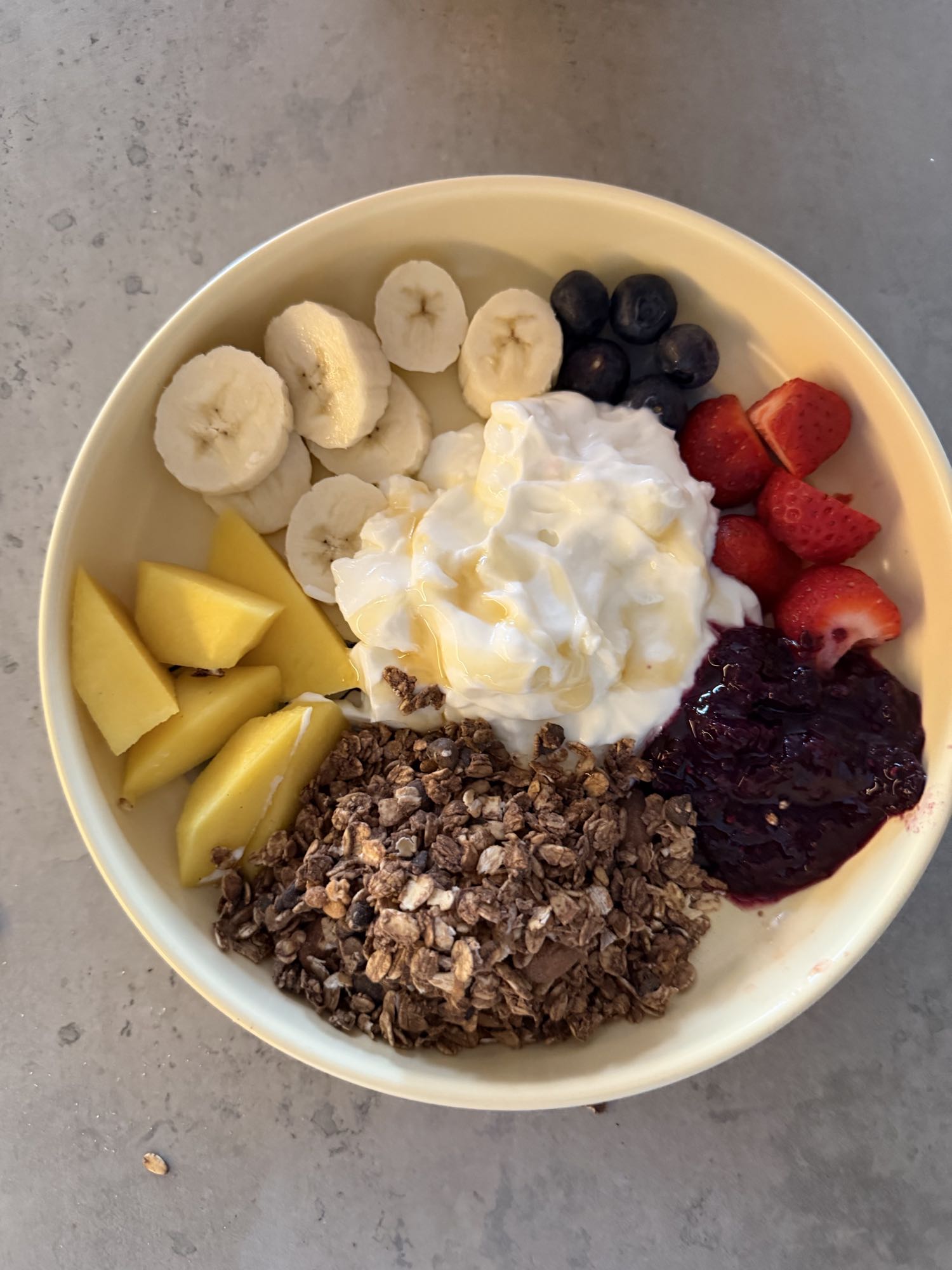 bol de yogur con frutas