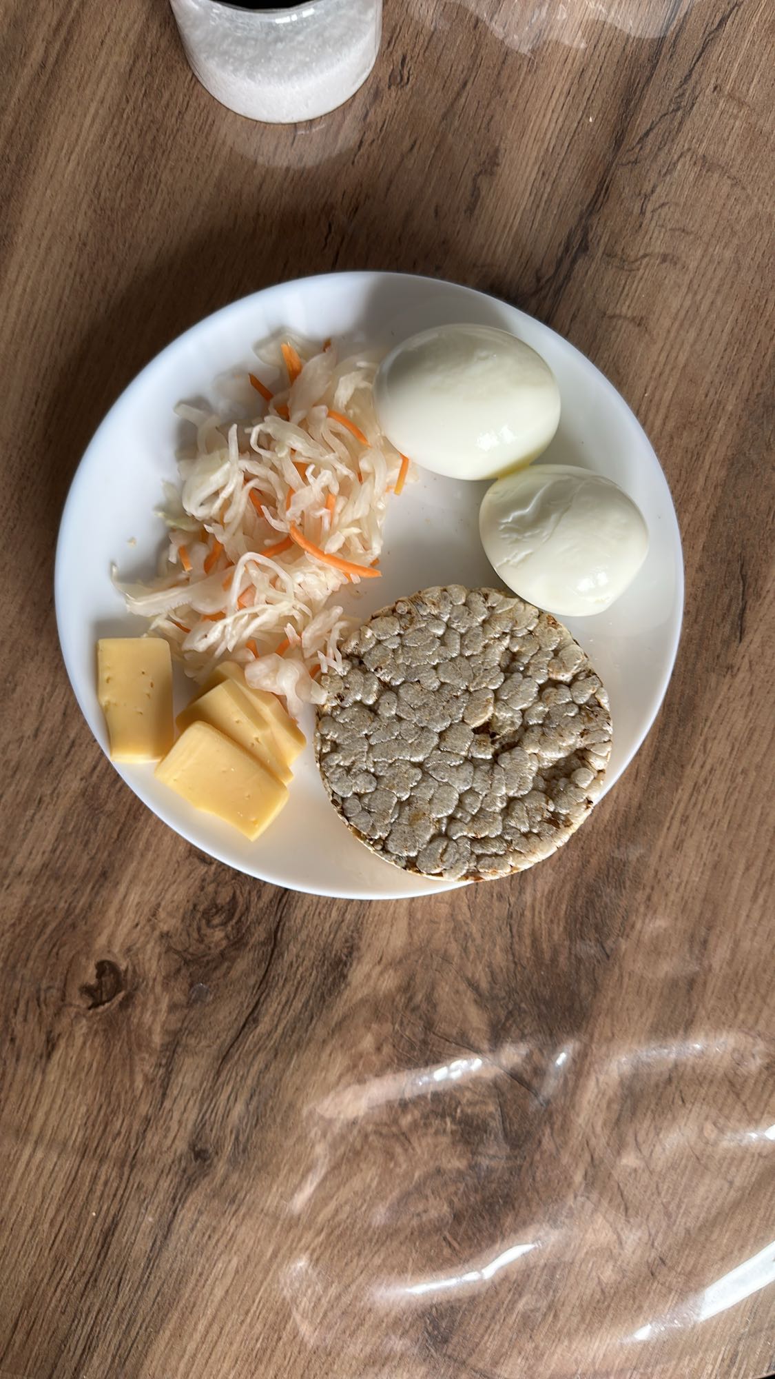 Яйца с сыром и капустой